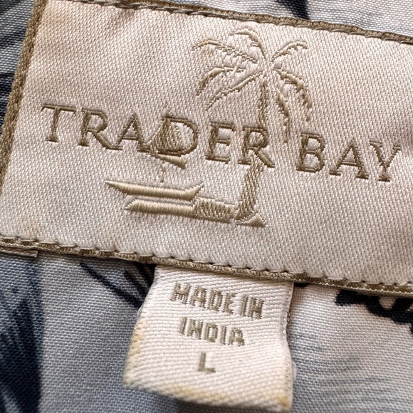 Trader Bay Hawaiian Short Sleeve Button Up T Shirt Men Size Large EUC - Picture 4 of 4